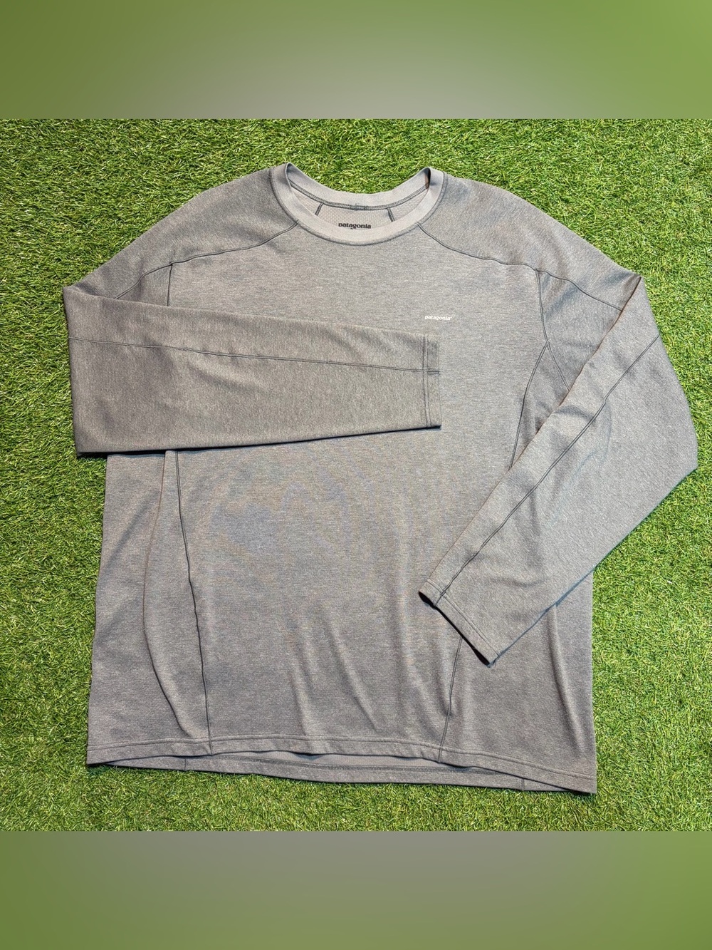 Patagonia Men’s Capilene Mid weight 3 Long Sleeve Layer Shirt Size XL Athlesiure